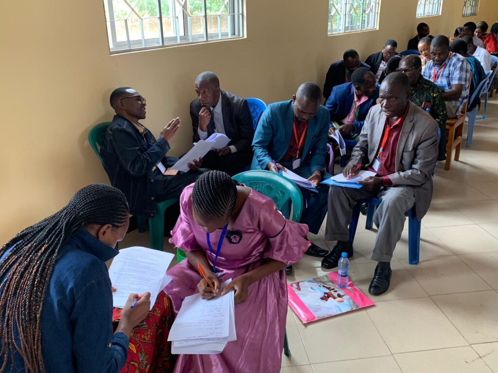 students learning TUMU curriculum