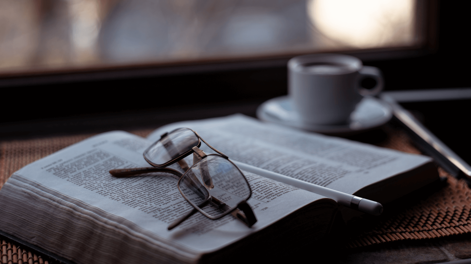 open-bible-glasses_world-impact-tumi_urban-ministry-training